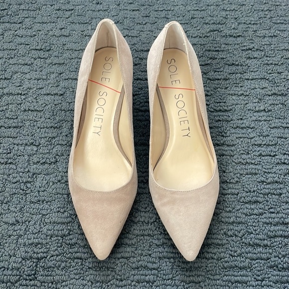 Sole Society Andorra Block Heeled Pumps, Taupe Suede Pointed Closed Toe Shoes - Picture 3 of 8
